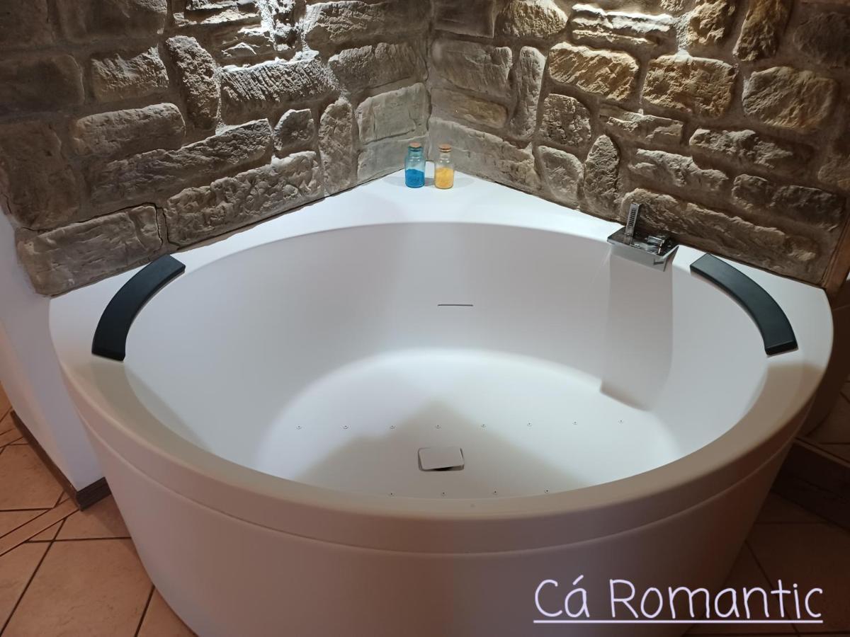 Romantic Relax Venas Luaran gambar